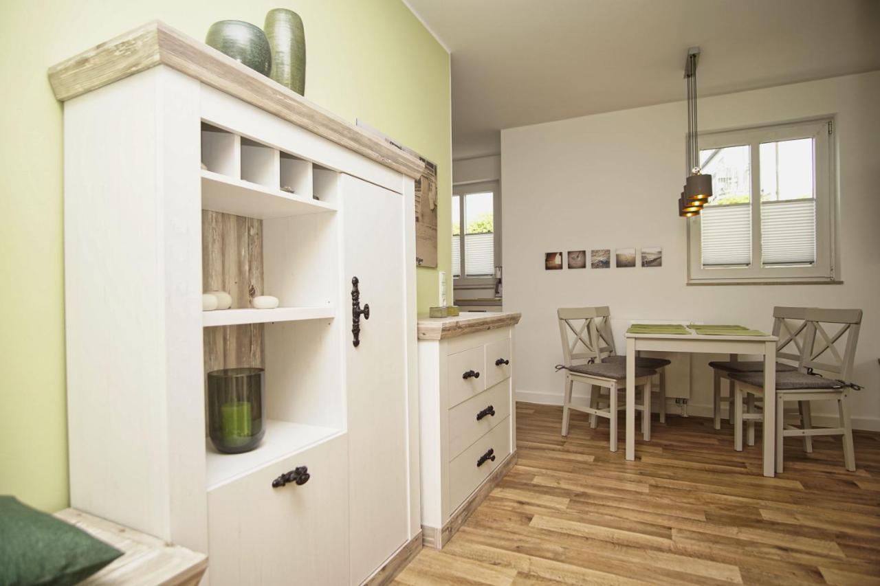 Terrasse, Gratis Nutzung Vom Ahoi Erlebnisbad Und Sauna In Sellin - Villa Karola Fewo 02 Goehren  Exterior foto