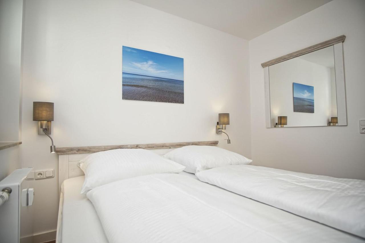 Terrasse, Gratis Nutzung Vom Ahoi Erlebnisbad Und Sauna In Sellin - Villa Karola Fewo 02 Goehren  Exterior foto