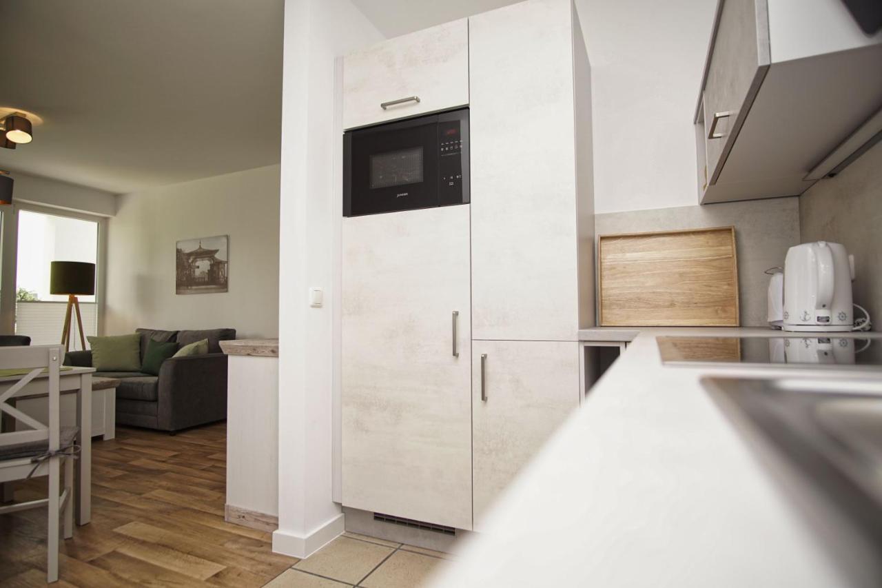 Terrasse, Gratis Nutzung Vom Ahoi Erlebnisbad Und Sauna In Sellin - Villa Karola Fewo 02 Goehren  Exterior foto