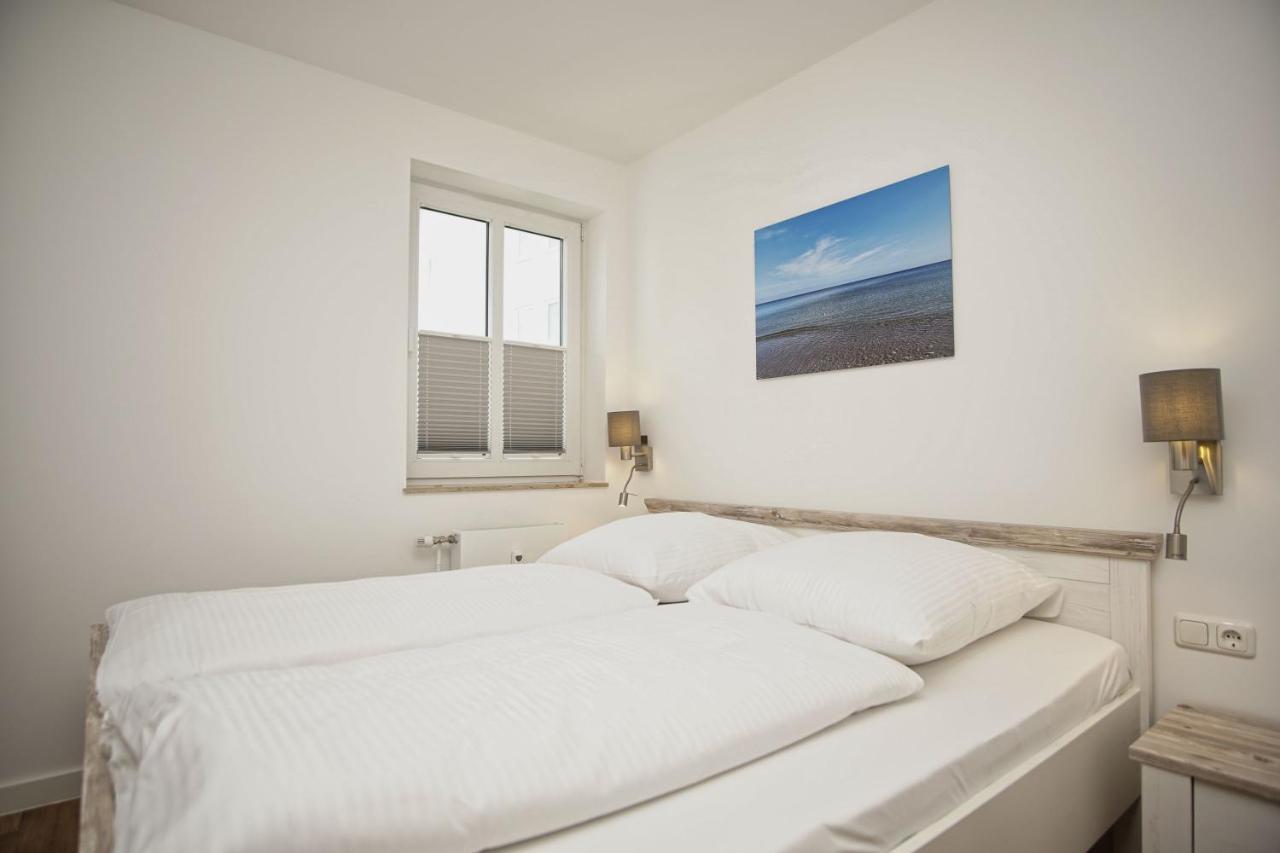 Terrasse, Gratis Nutzung Vom Ahoi Erlebnisbad Und Sauna In Sellin - Villa Karola Fewo 02 Goehren  Exterior foto